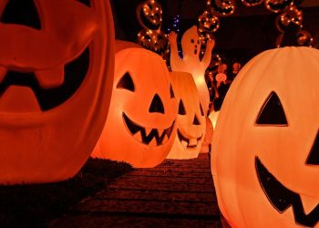 These money and investing tips can make the market’s ‘spooky season’ less scary