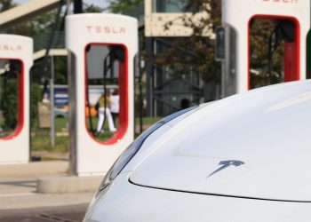 Profit, Sales Fall Short Of Estimates As Margins Dwindle