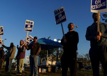 U.S. industrial output up 0.3% in September as auto strike has limited impact