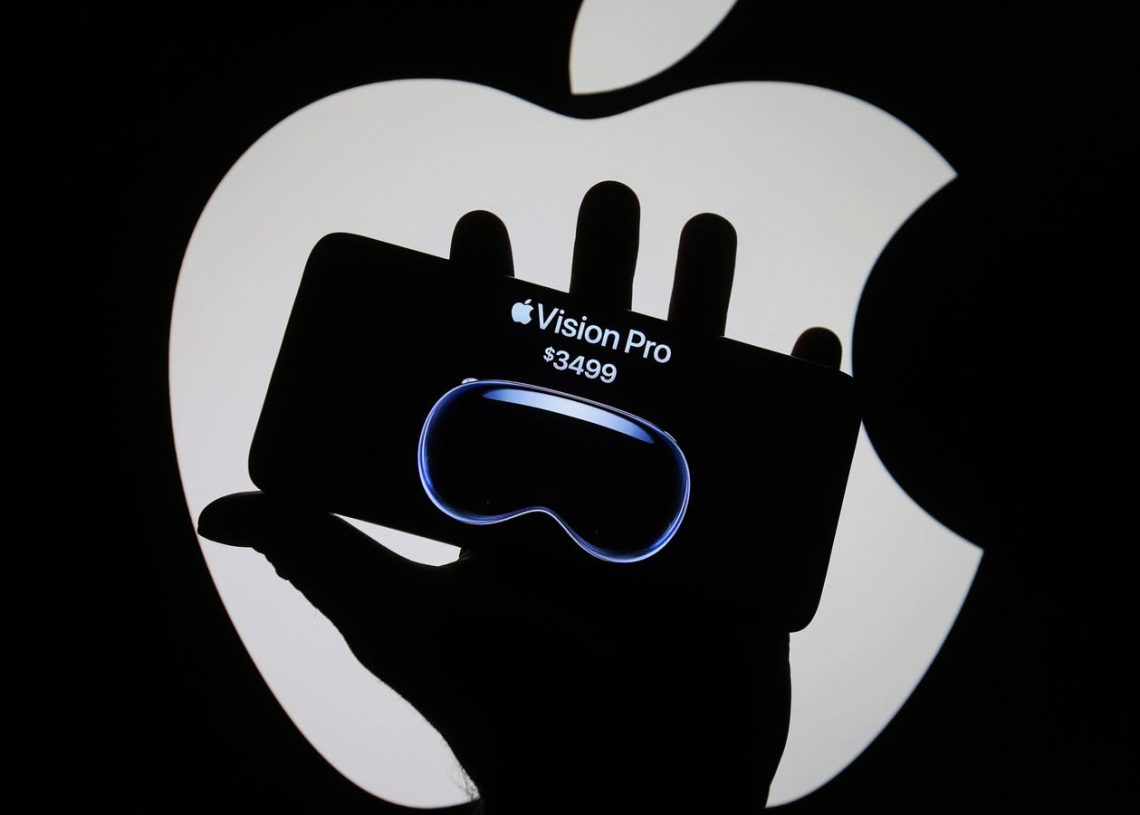 Apple’s Vision Pro: Revolutionizing Digital Reality Tomorrow