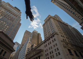 Dow books worst week in a month, U.S. stocks close lower after a weekly rise in Treasury yields and oil prices