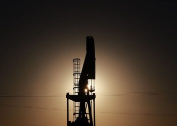 Brent oil ends higher as investors monitor Israel-Hamas war, talks on Venezuela sanctions