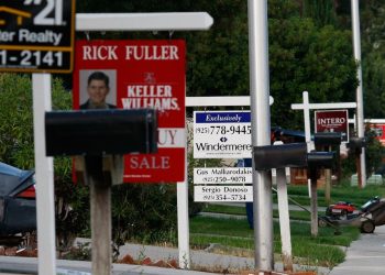 Opinion: Sell signs are popping up all over the stock market