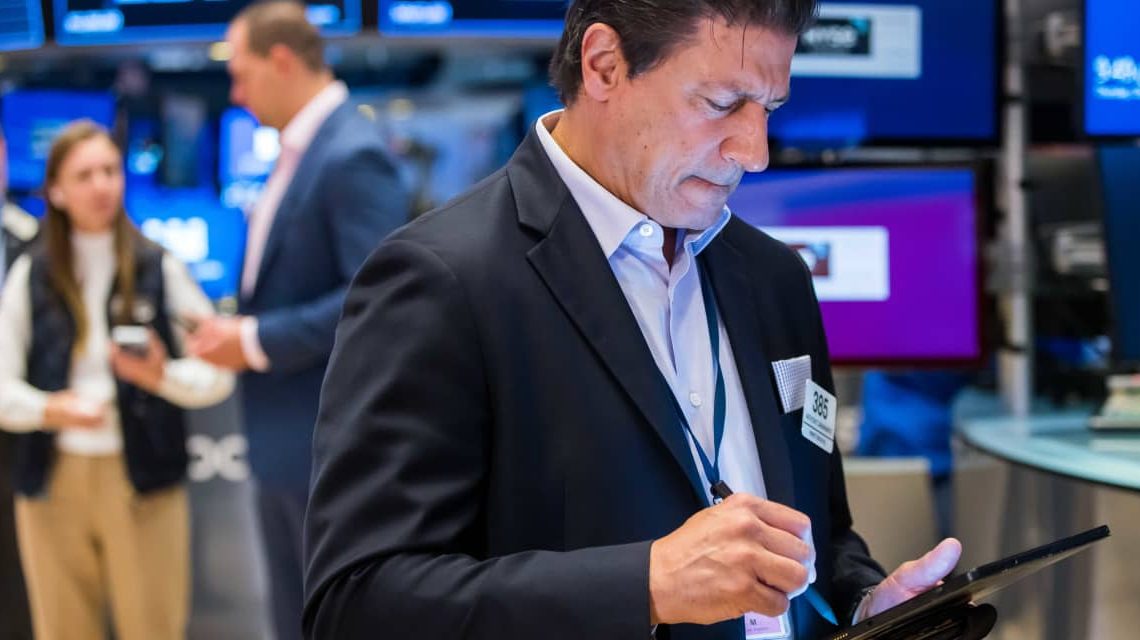 Corporate Insiders Are This Close to Sending a Sell Signal