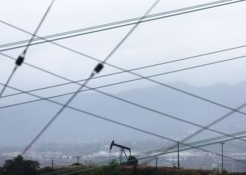 Oil prices settle higher with fear of an expansion of the Israel-Hamas war