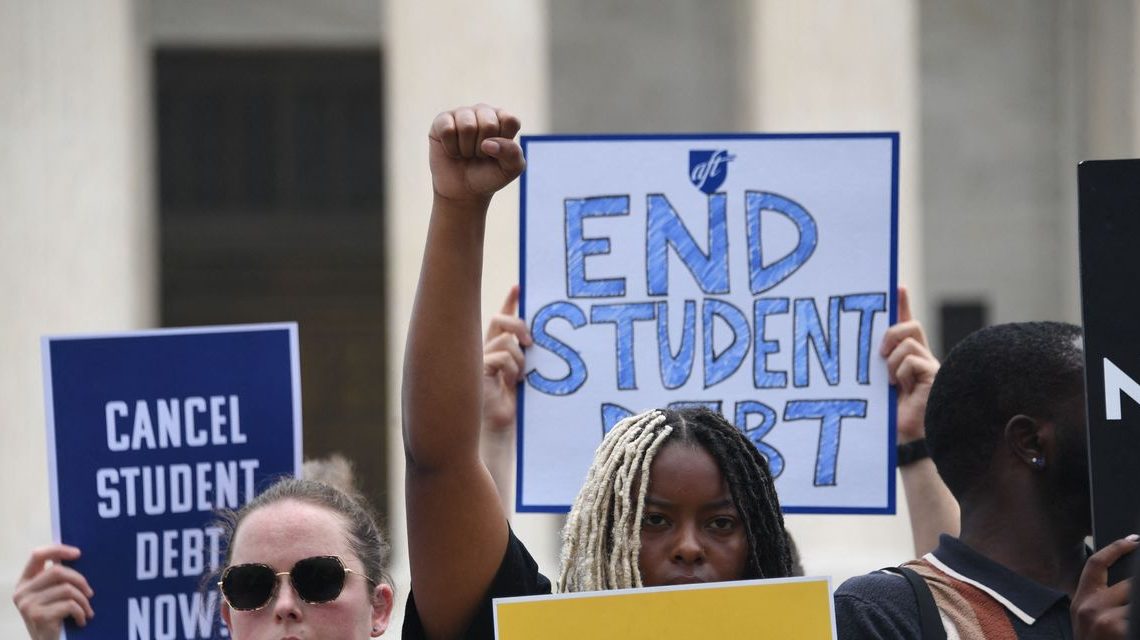 ‘I can’t get a hold of my loan servicer,’ the wait time is 960 minutes — and other student loan payment horror stories