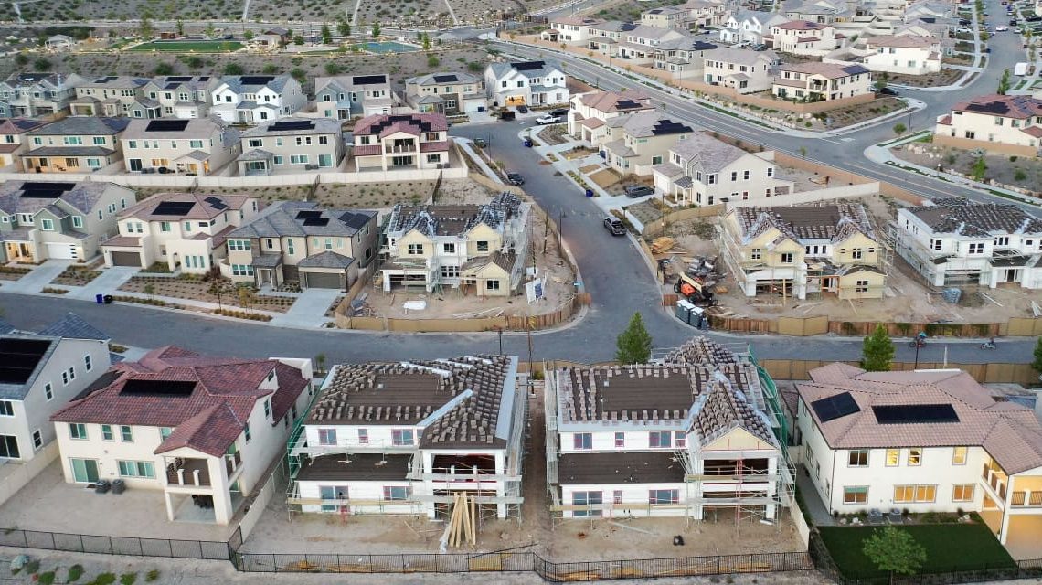 Home Builders Feel the Weight of Higher Mortgage Rates