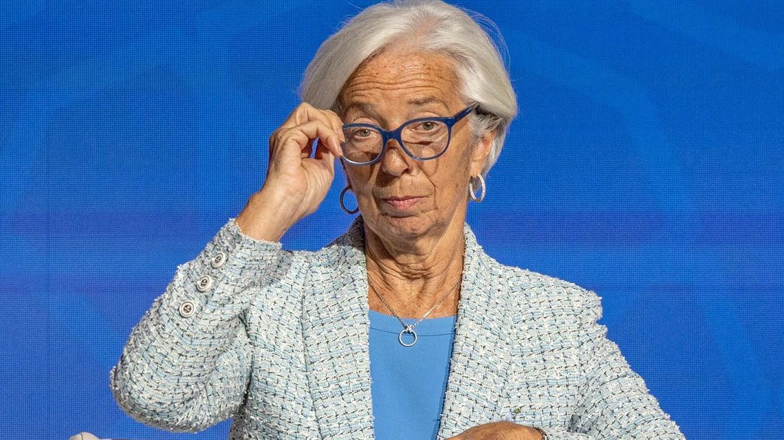 ECB seen pausing as economy sputters