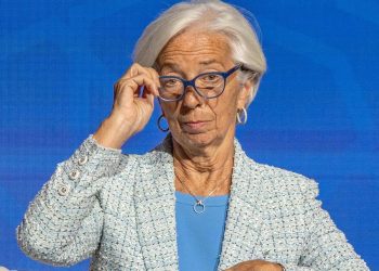 ECB seen pausing as economy sputters