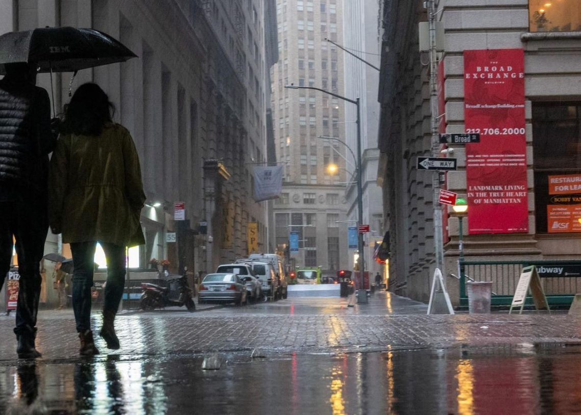 S&P 500 Dips To 5-Month Low As Earnings Season Highlights Struggles Of ‘Magnificent 7’ Tech Stocks To Keep Rally Afloat