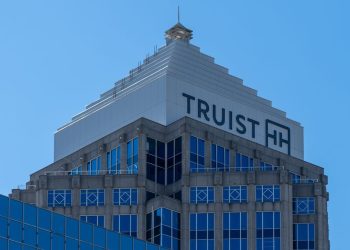 Truist raising $1.75B in bond offering, making it the latest bank to raise capital