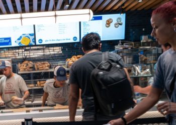 GDP jumps 4.9% as the U.S. economy speeds up