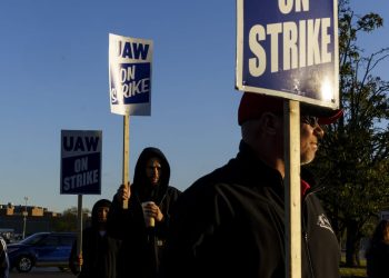 When Will GM and Stellantis Agree to UAW Deals? These Are the Key Dates to Watch.