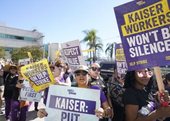 Union workers reach a tentative deal with Kaiser Permanente after the largest-ever US health care strike