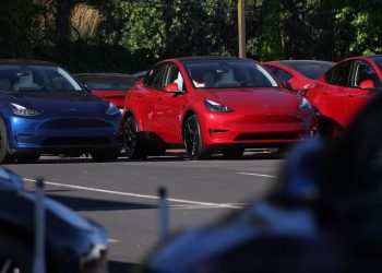 Tesla third-quarter earnings slow, missing forecasts