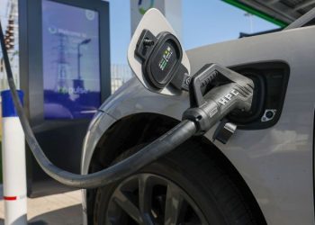 BP buys $100 million worth of Tesla chargers