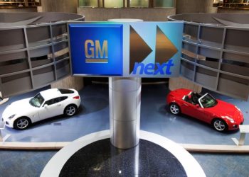 Factbox-Top issues in Detroit Three’s negotiations with UAW