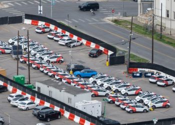 GM halting driverless car service nationwide after California ban