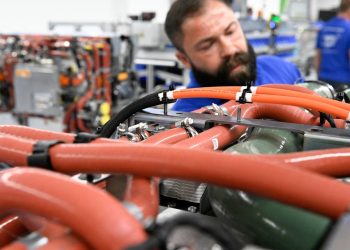 ISM factory index drops to lowest level since July