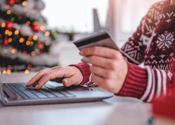 Online Shopping Set To Dominate Cautious Holiday Spending Plans