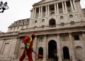 Bank of England Follows Fed With Interest-Rate Pause