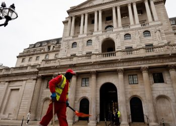 Bank of England Follows Fed With Interest-Rate Pause