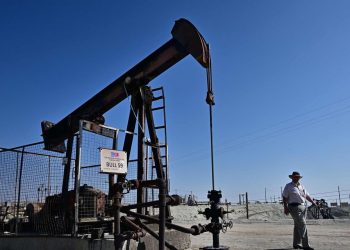 Oil prices attempt to snap 3-day losing streak