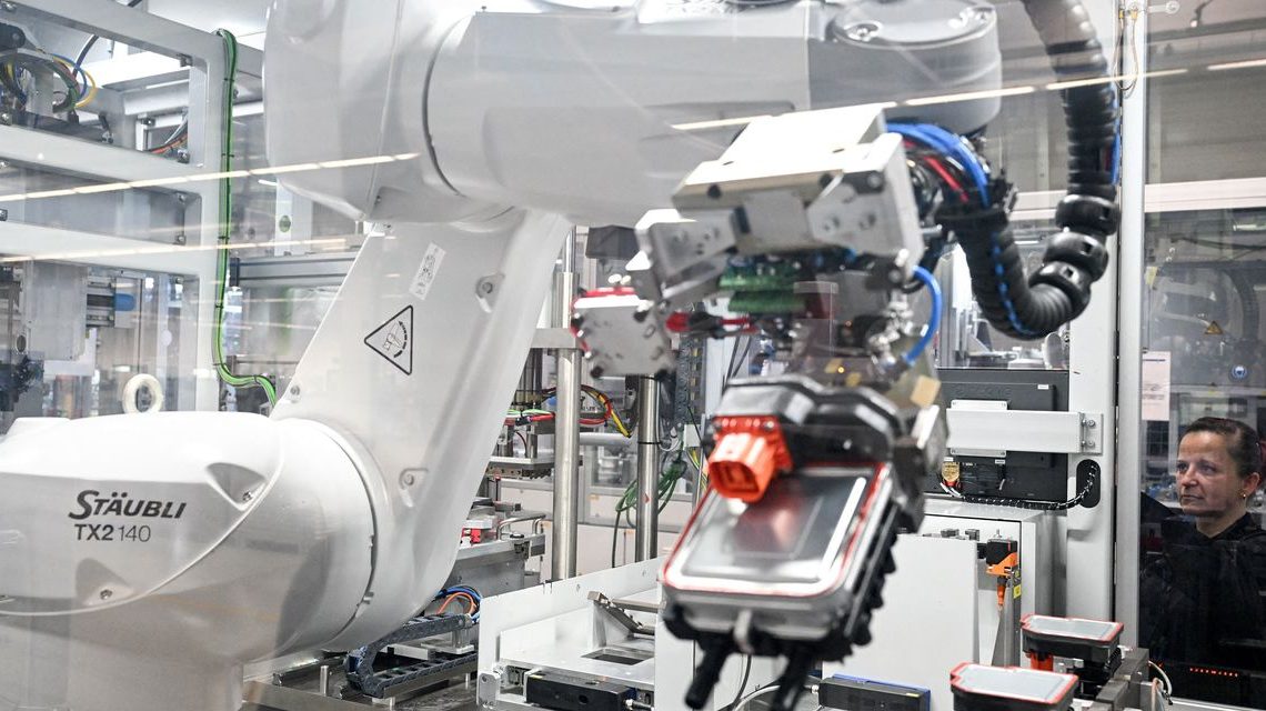 U.S. factory orders post sharpest rise in September since early 2021