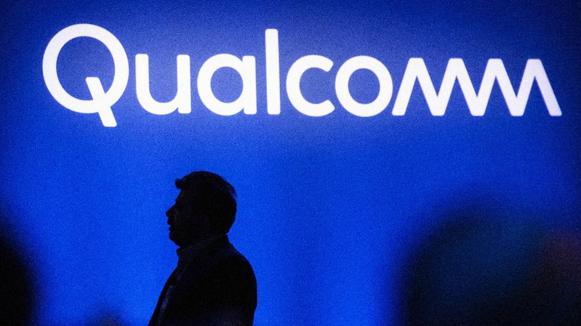 Qualcomm Signals Smartphone Recovery. Where Analysts See the Chip Stock Going.