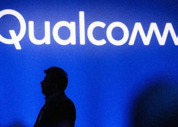 Qualcomm Signals Smartphone Recovery. Where Analysts See the Chip Stock Going.