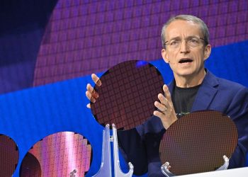 Intel CEO Pat Gelsinger scoops up $250,000 in stock