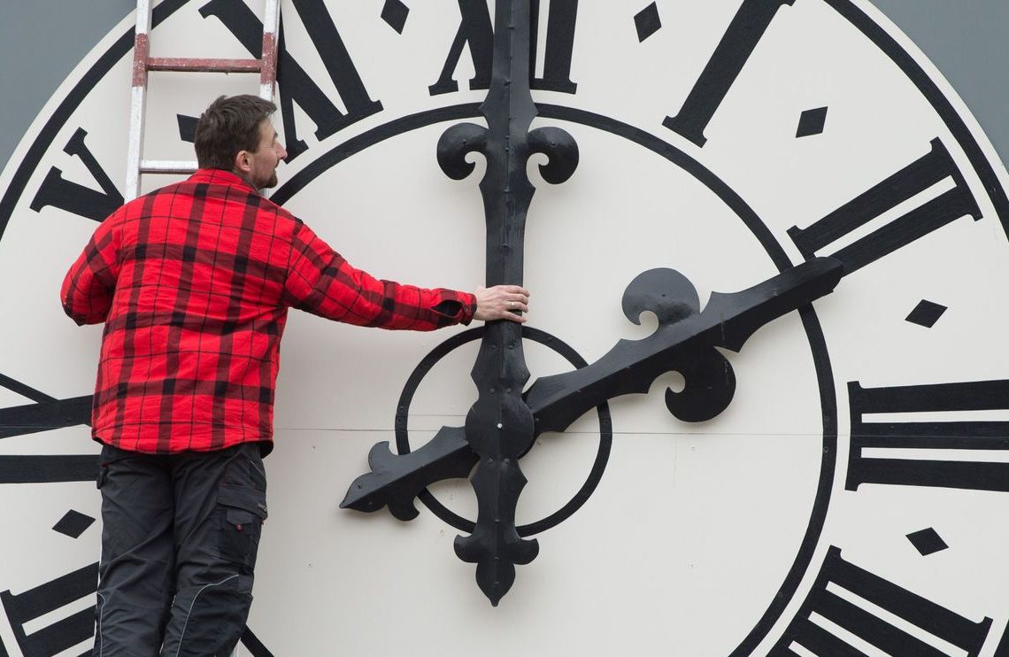 Daylight-saving time: When does the time change this weekend, and why?