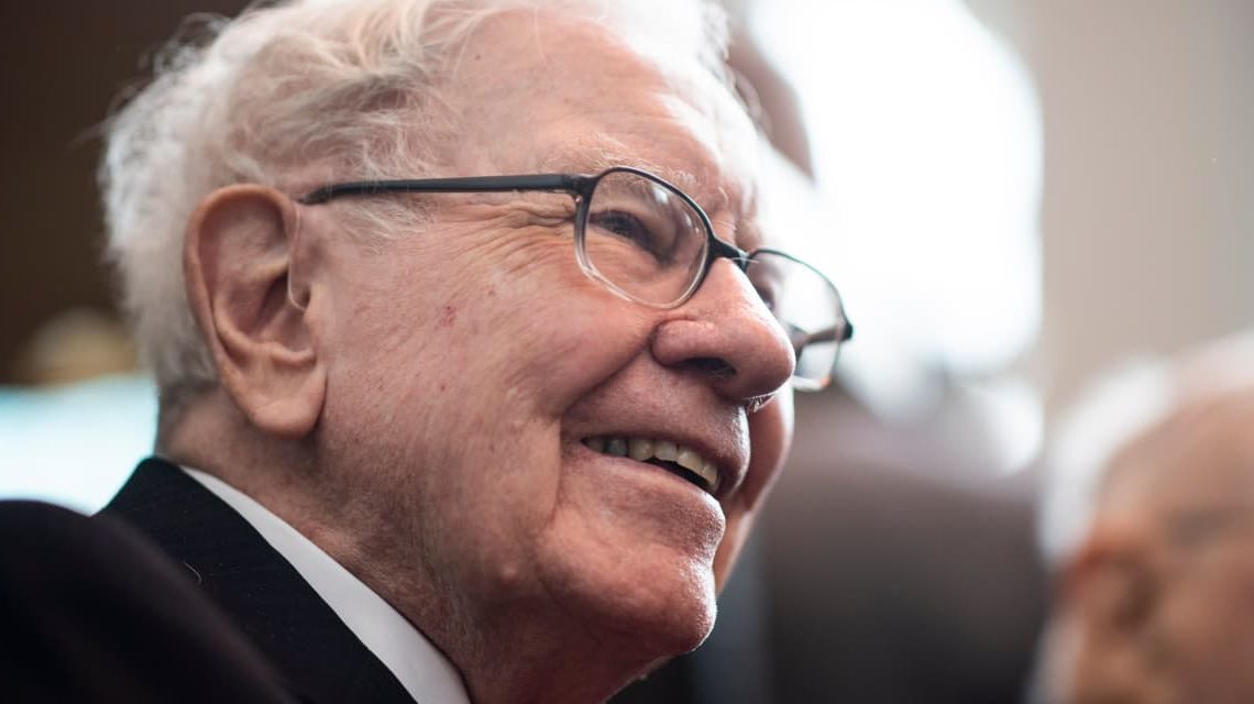Berkshire Sued by Truck Stop, Putting Buffett’s Good Guy Image at Risk