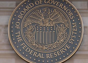 Fed likely to cut rates below 3%, making bonds attractive now, Guggenheim says