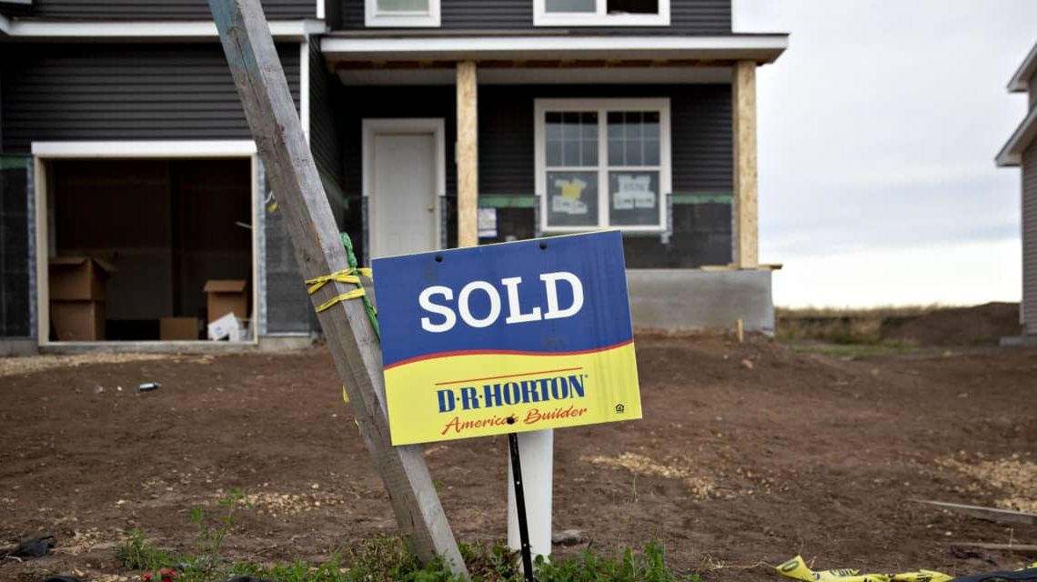 D.R. Horton Beats Estimates, Hikes Dividend. The Home Builder’s Outlook Is Good.