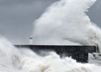 A wall of debt rolling over: Here’s what’s scaring Bridgewater’s co-CIO