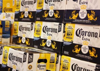 Trade deficit climbs 5% to $61.5 billion as U.S. imports snap back