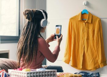 3 Side Hustle Secrets To Help You Scale To 6 Figures