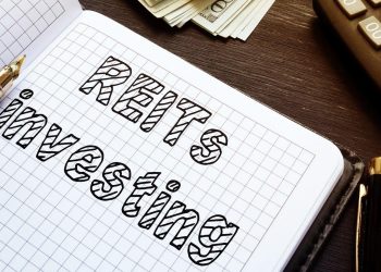 AMT Vs CCI: Which REIT Stock Is A Better Buy?