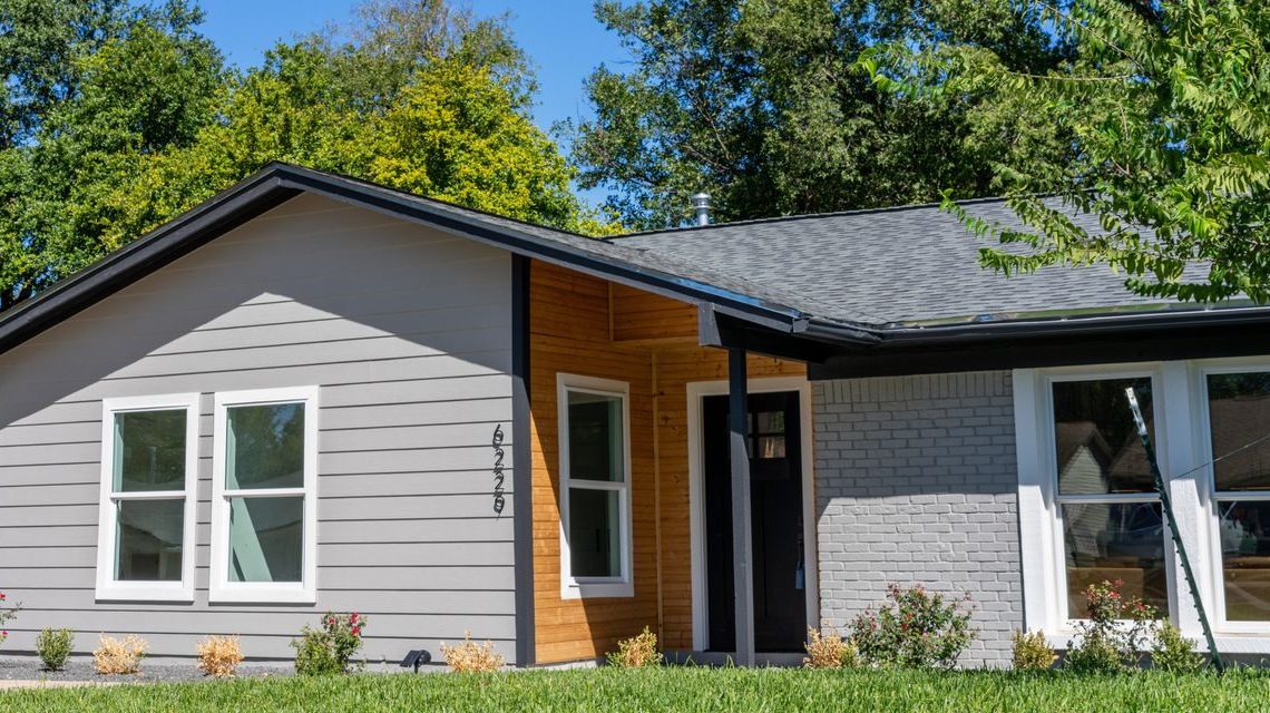 A third of home buyers are paying all cash as mortgage rates stay high, Redfin says