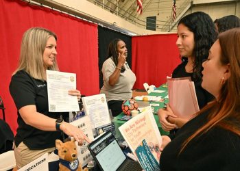 Jobless claims dip to 217,000 and point to sturdy U.S. labor market