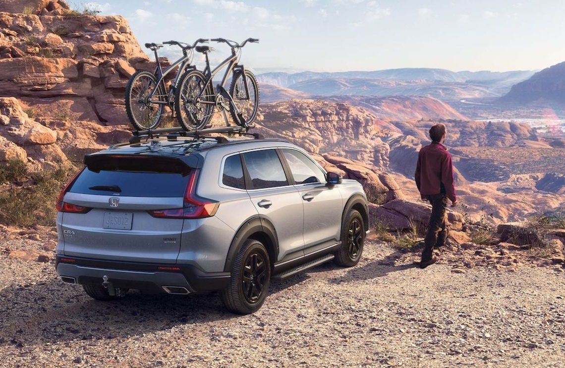 The 2024 Honda CR-V Hybrid: The king of the suburban road still excels—plus, fewer trips to the gas station