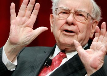 Warren Buffett traded stocks in which Berkshire Hathaway was investing: ProPublica