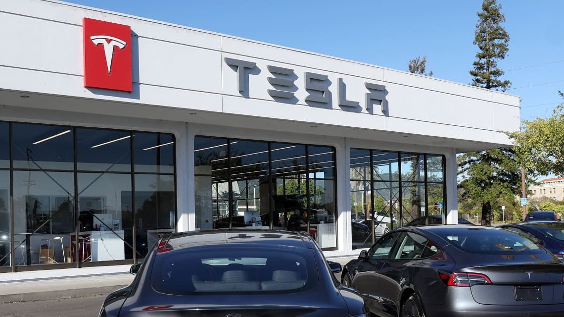 America’s Largest Pension Raised Bets on EV Stocks