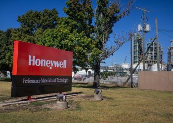 Will Honeywell Stock See Higher Levels After A 15% Fall This Year?