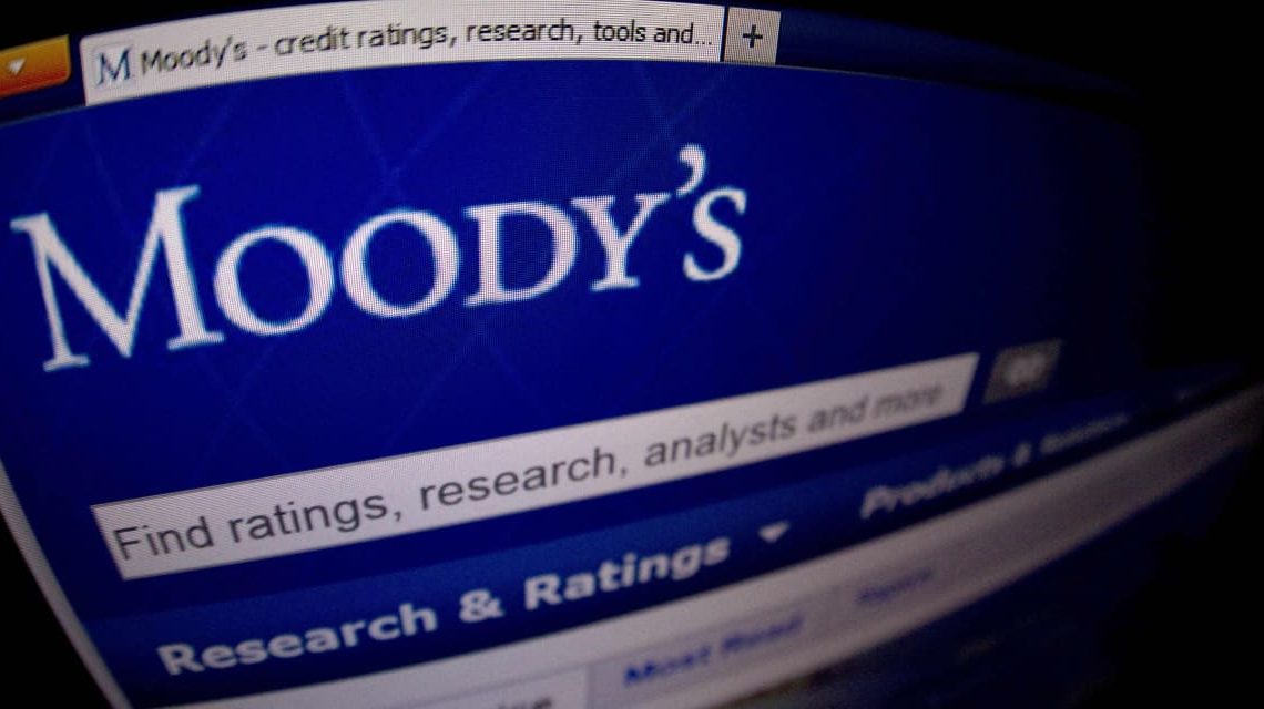 Bank of America, JPMorgan Chase and Wells Fargo shares shrug off Moody’s outlook cut to negative from stable