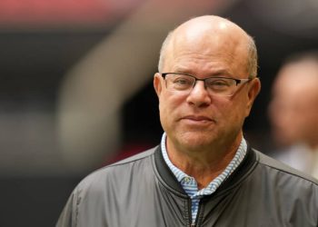 Tepper’s Appaloosa dumps Apple stake and loads up on Amazon’s stock