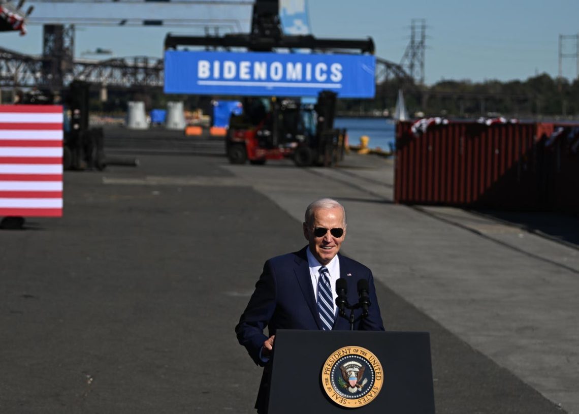 New Poll Shows Working-Class Voters Want Lower Prices And Public Debt