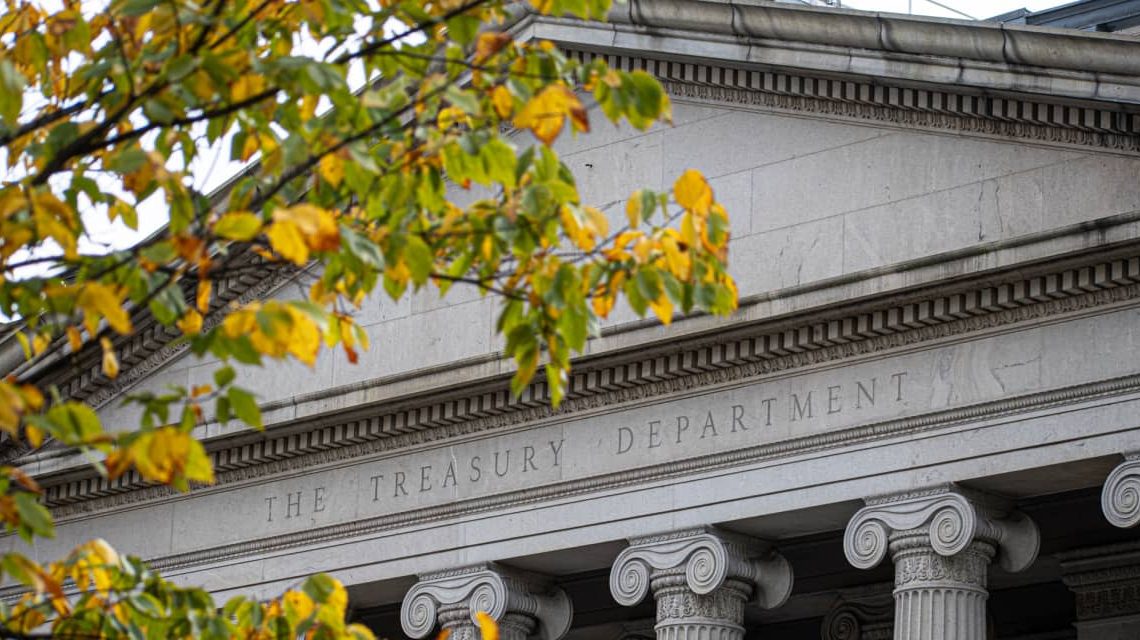 Popular TLT Treasury fund is raking in $20 billion in new assets despite ‘frankly terrible’ returns, says researcher