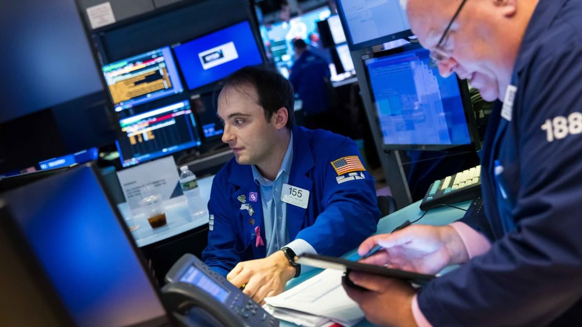 Applied Materials, Gap, ChargePoint, Ross Stores, Expedia, and More Stock Market Movers